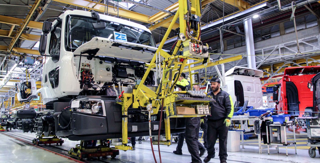 Renault Trucks spúšťa sériovú výrobu elektrických vozidiel