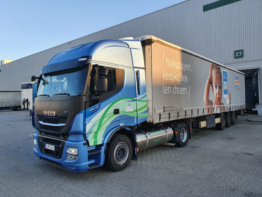 Ťahač IVECO Stralis NP spoločnosti CSAD Invest Logistics