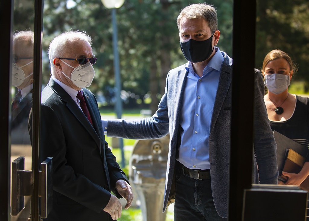 Premiér Igor Matovič