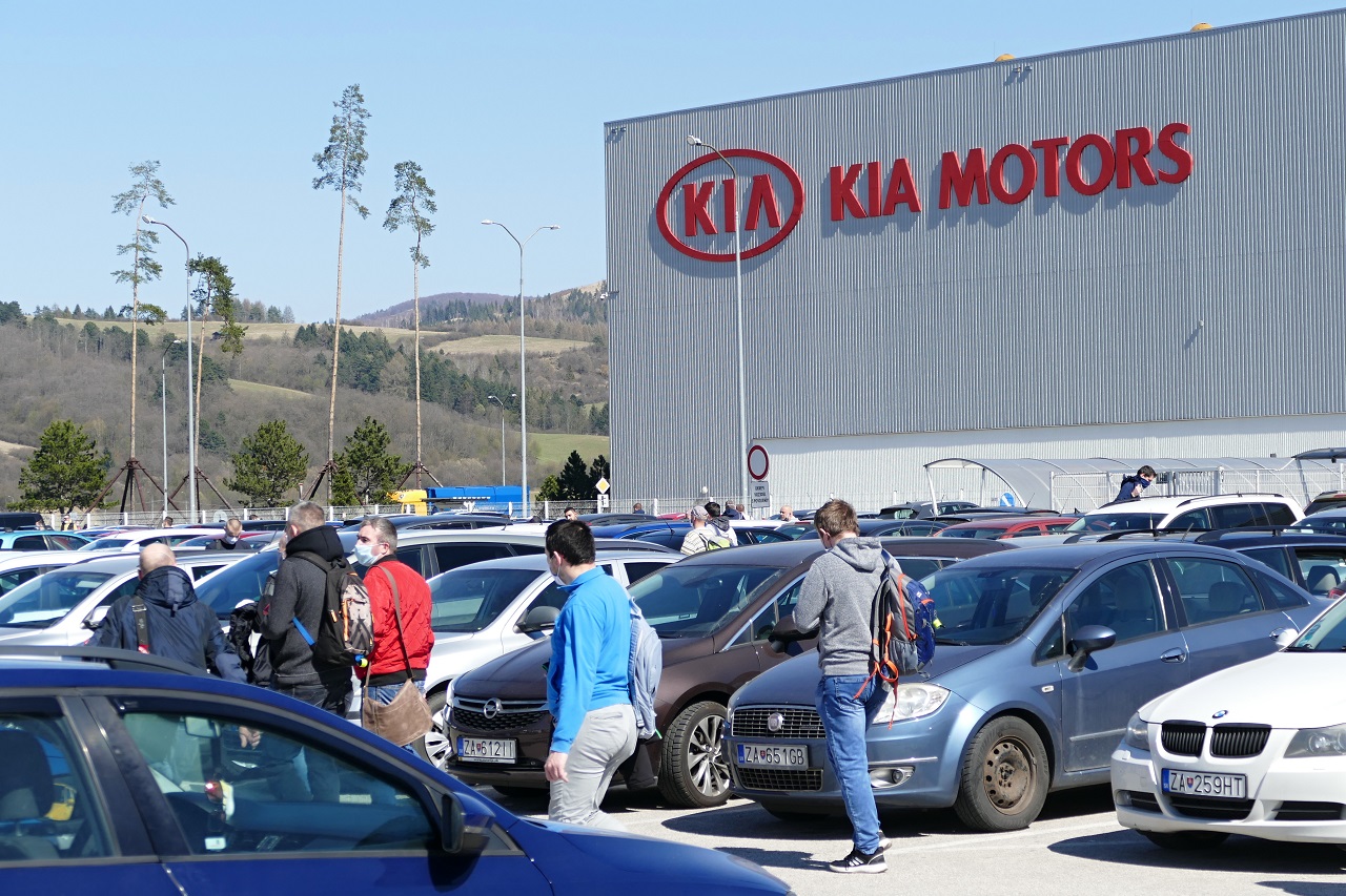 Kia Motors Slovakia začína modifikáciu motorárne - Transport.sk