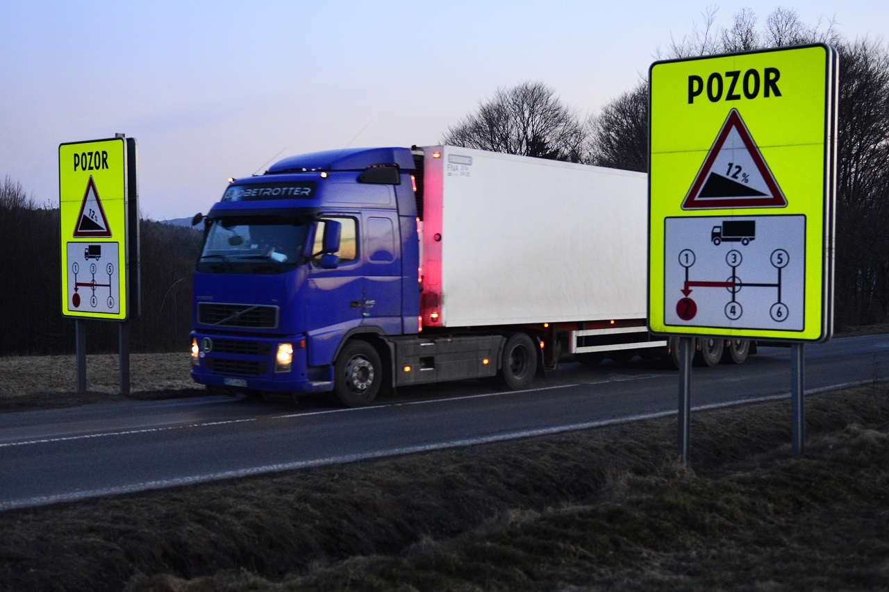 Starší kamión Volvo na Soroške