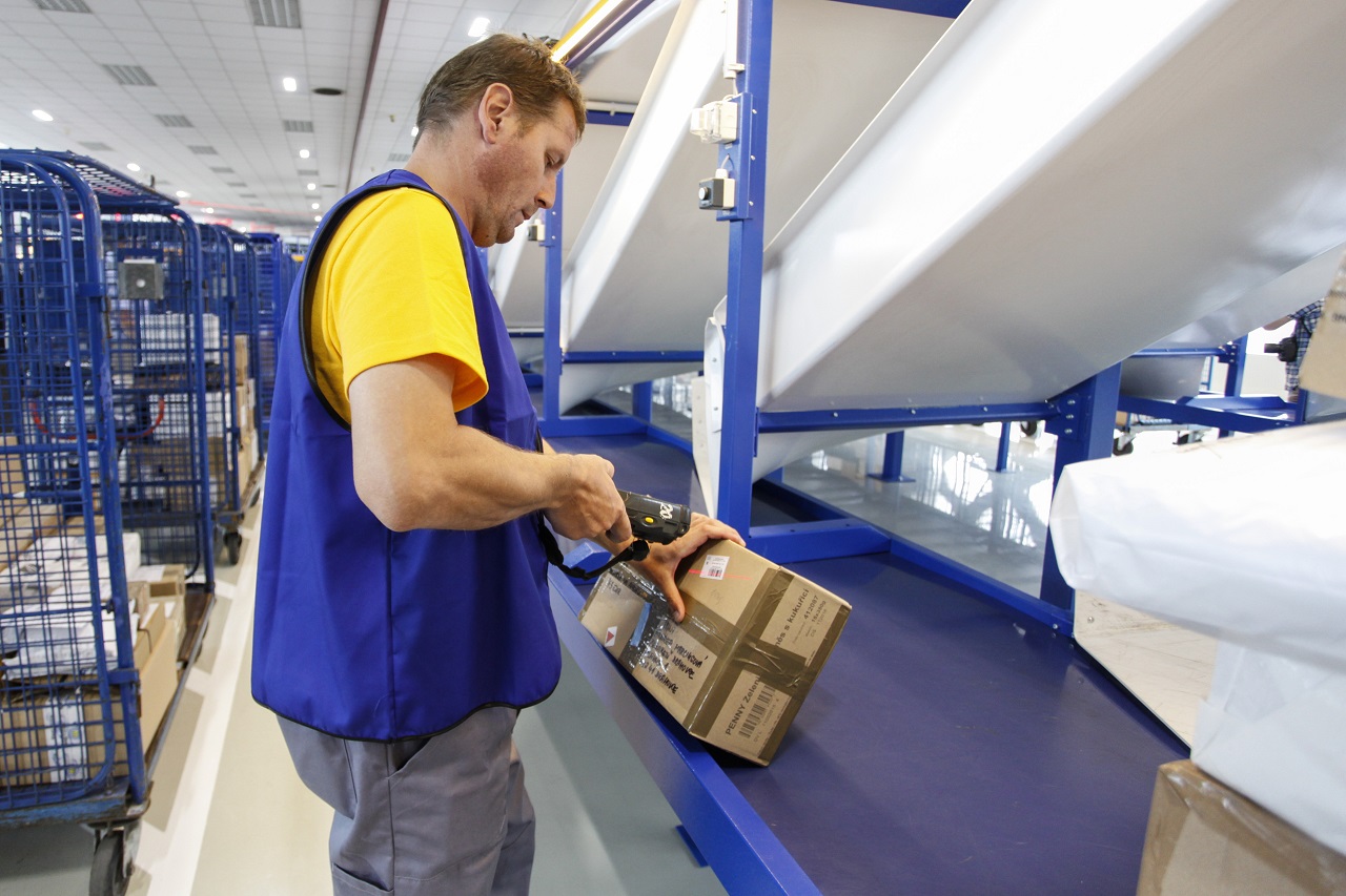 Pracovník Slovenskej pošty