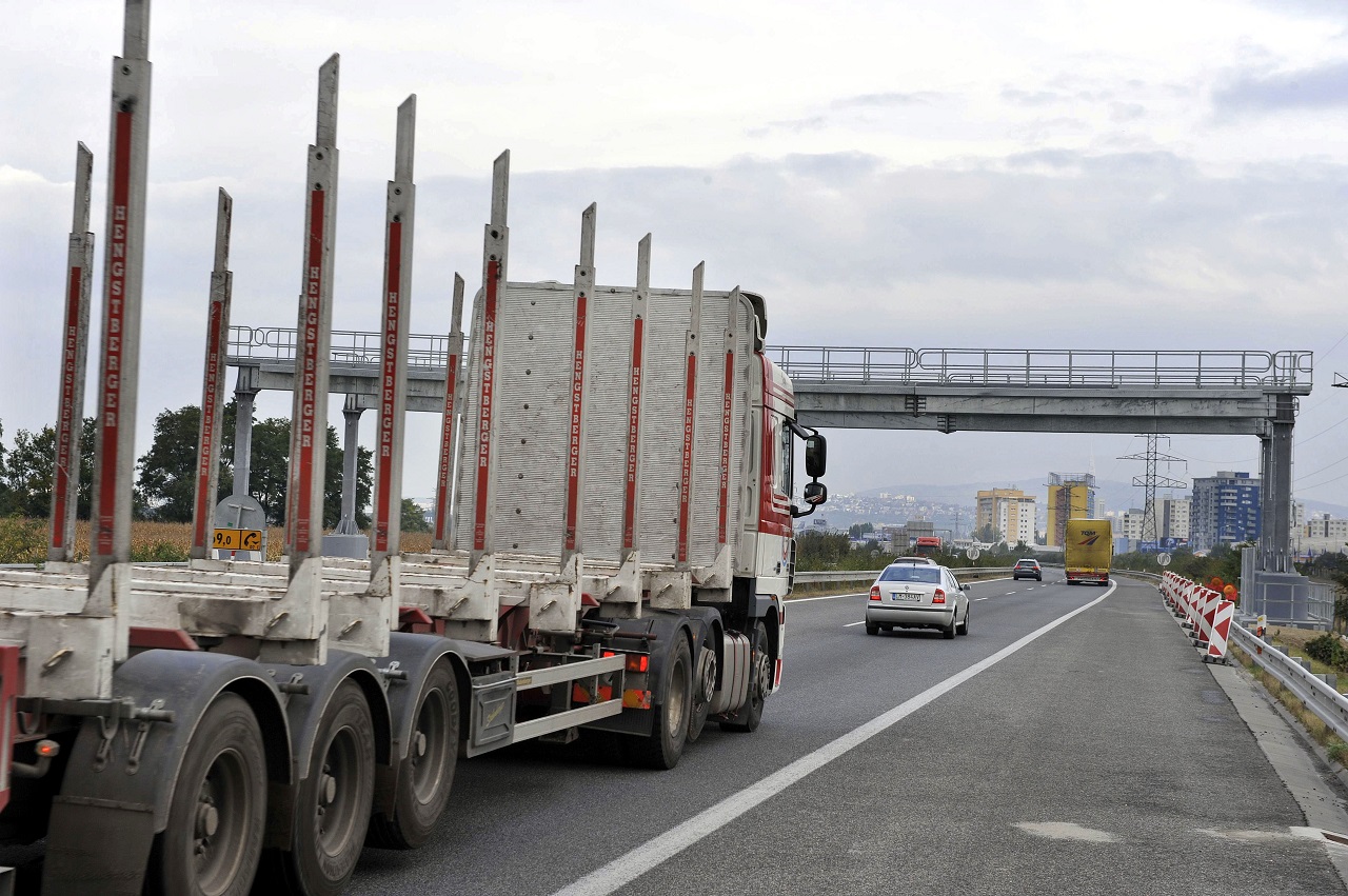 Kamión na vjazde do Bratislavy po D2