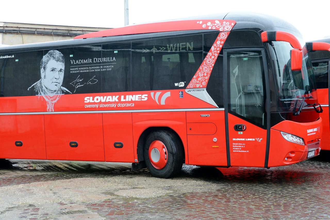 Autobus Slovak Lines s Vladimírom Dzurillom