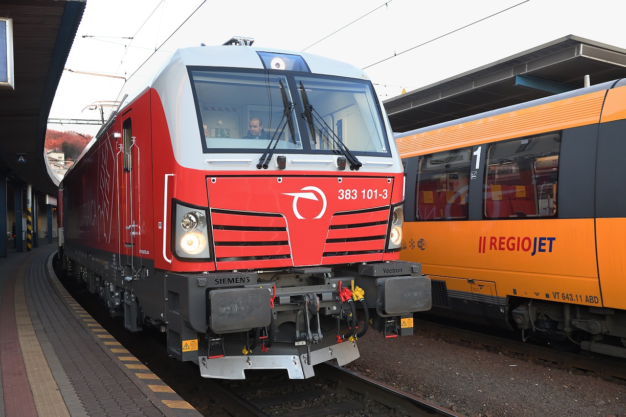 Lokomotíva ZSSK na stanici