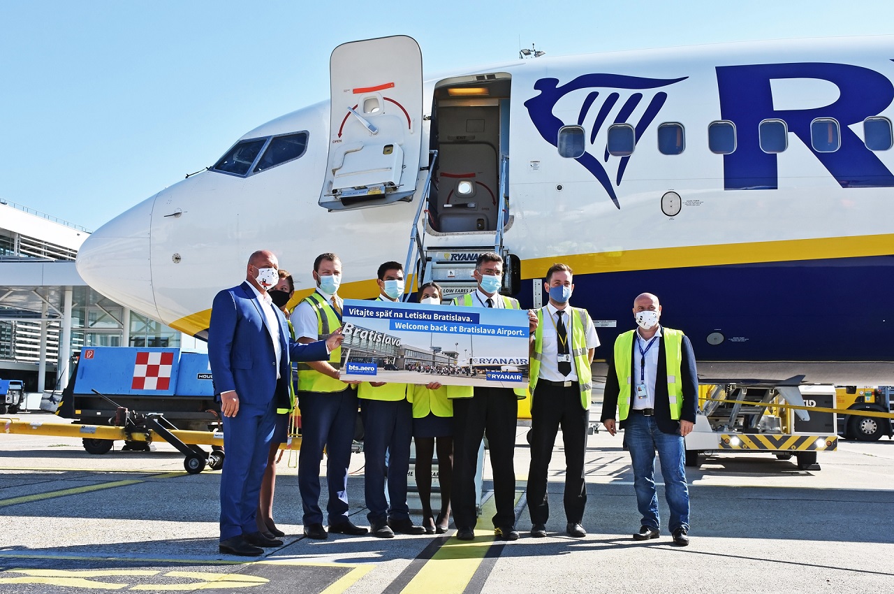 Ryanair po takmer 4 mesiacoch opäť lieta z a o Bratislavy