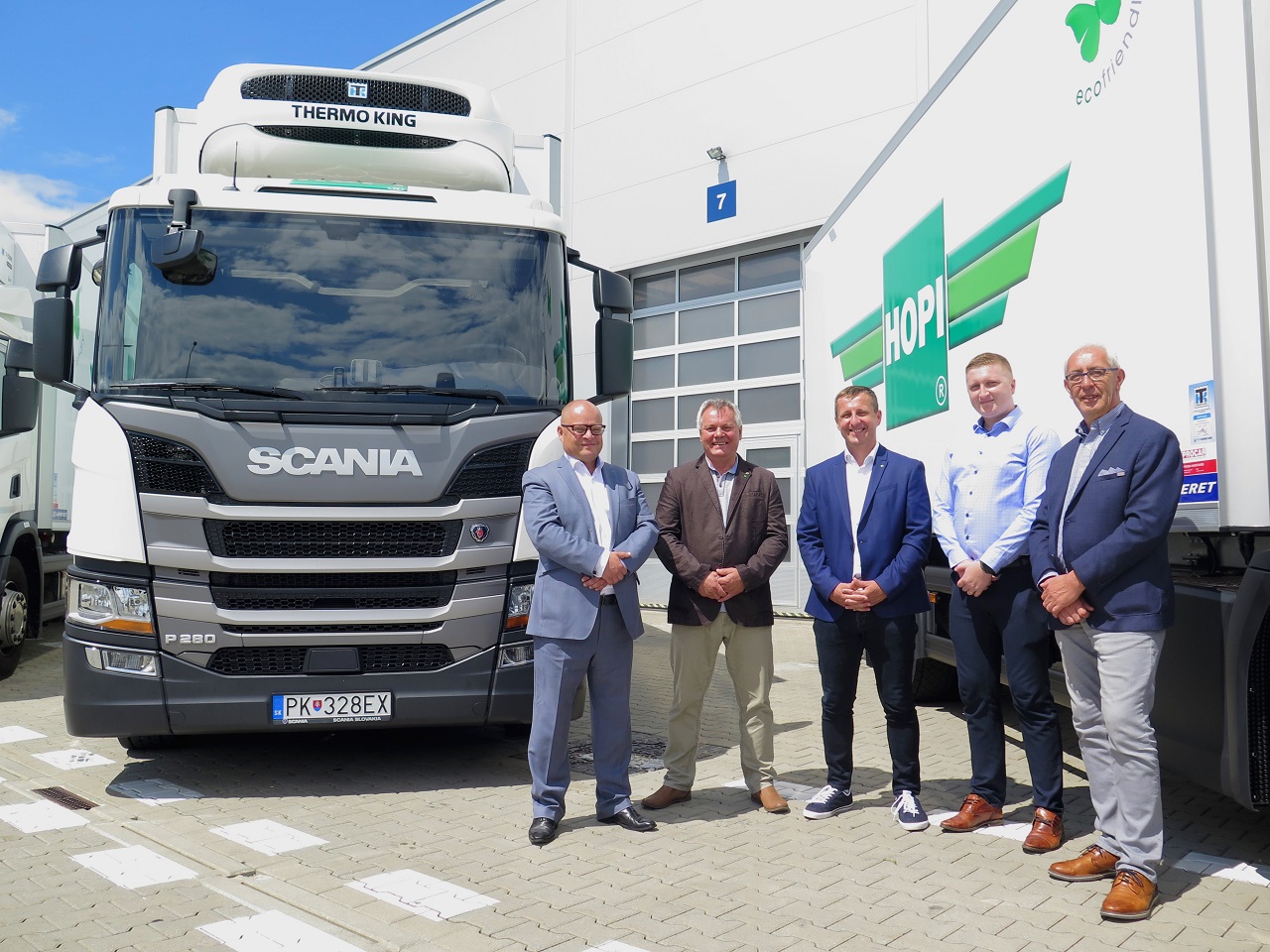 Odovzdávanie nových vozidiel Scania spoločnosti HOPI