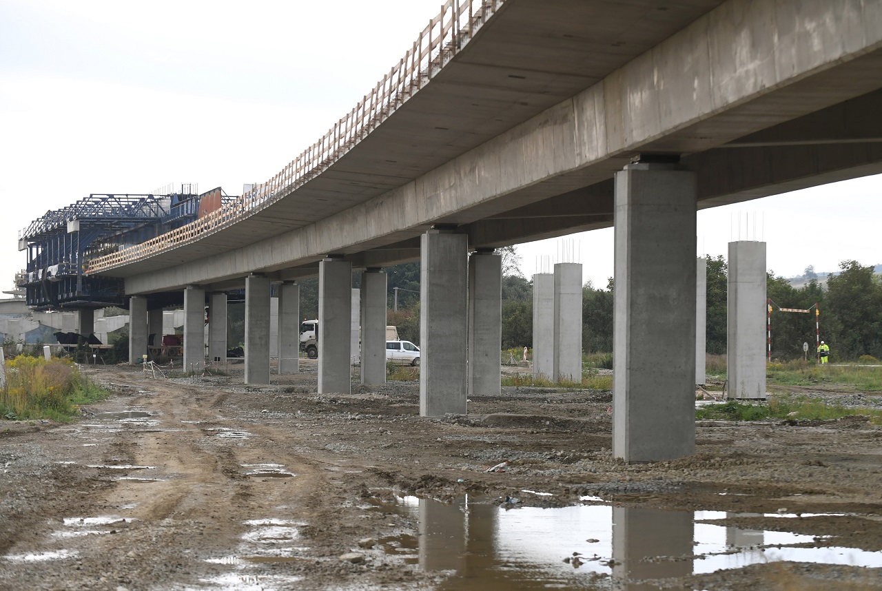 Stavba diaľničného úseku Budimír - Bidovce