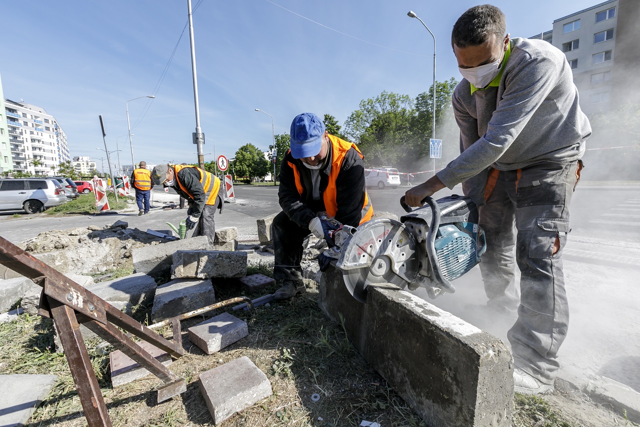 Oprava chodnika v BSK