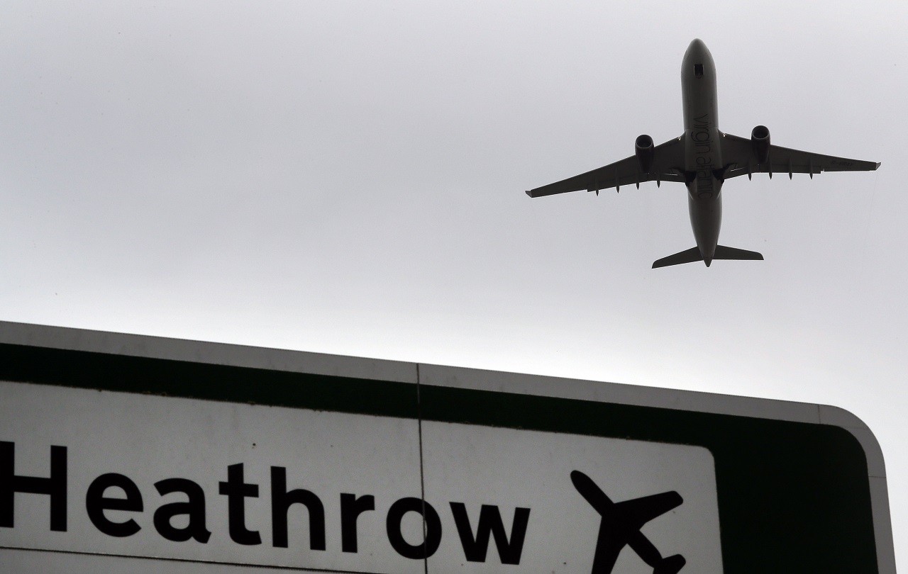Tabuľa na letisku Heathrow v Londýne