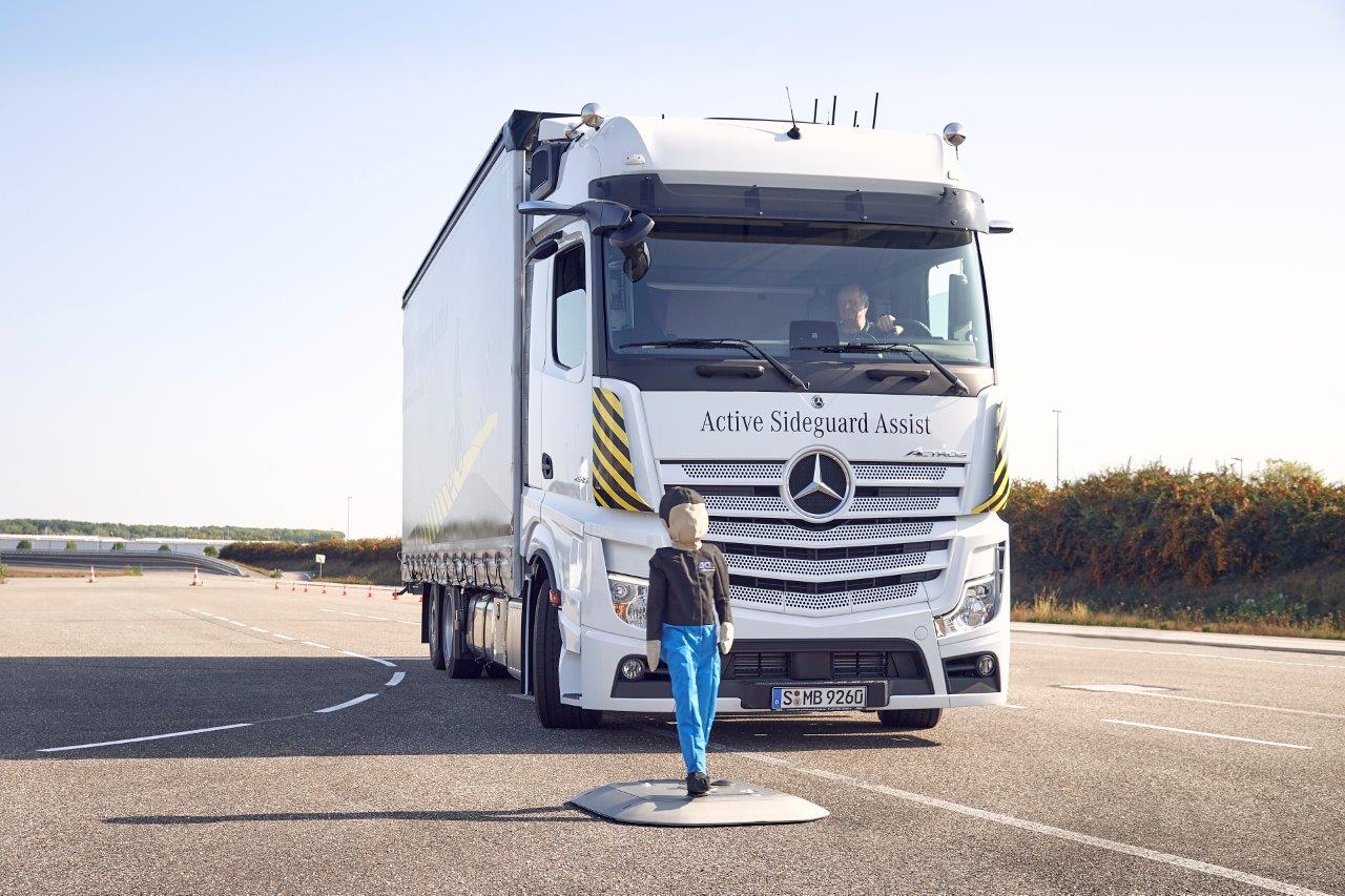 Nové bezpečnostné systémy Mercedes-Benz Trucks