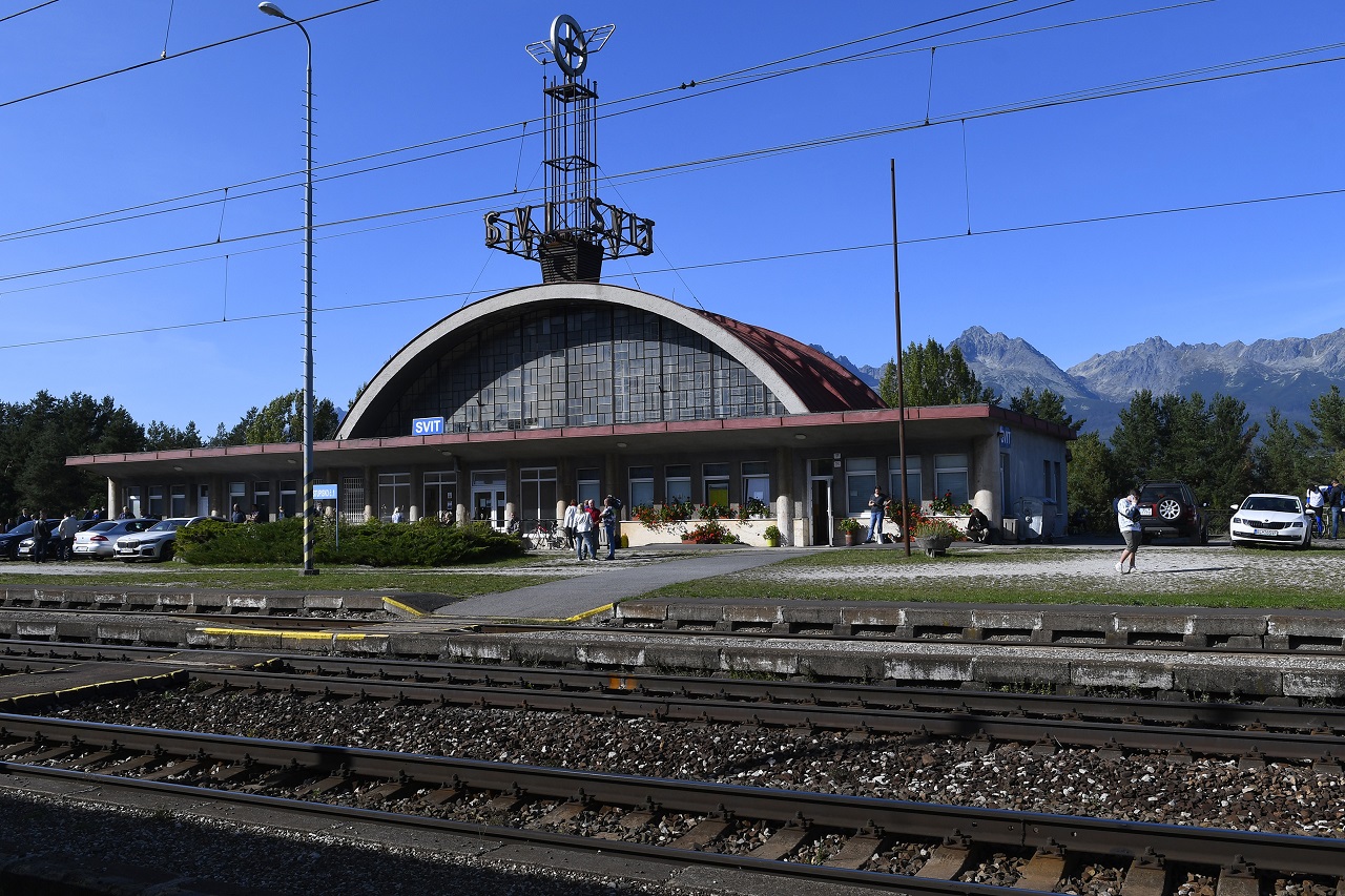 Budova železničnej stanice vo Svite