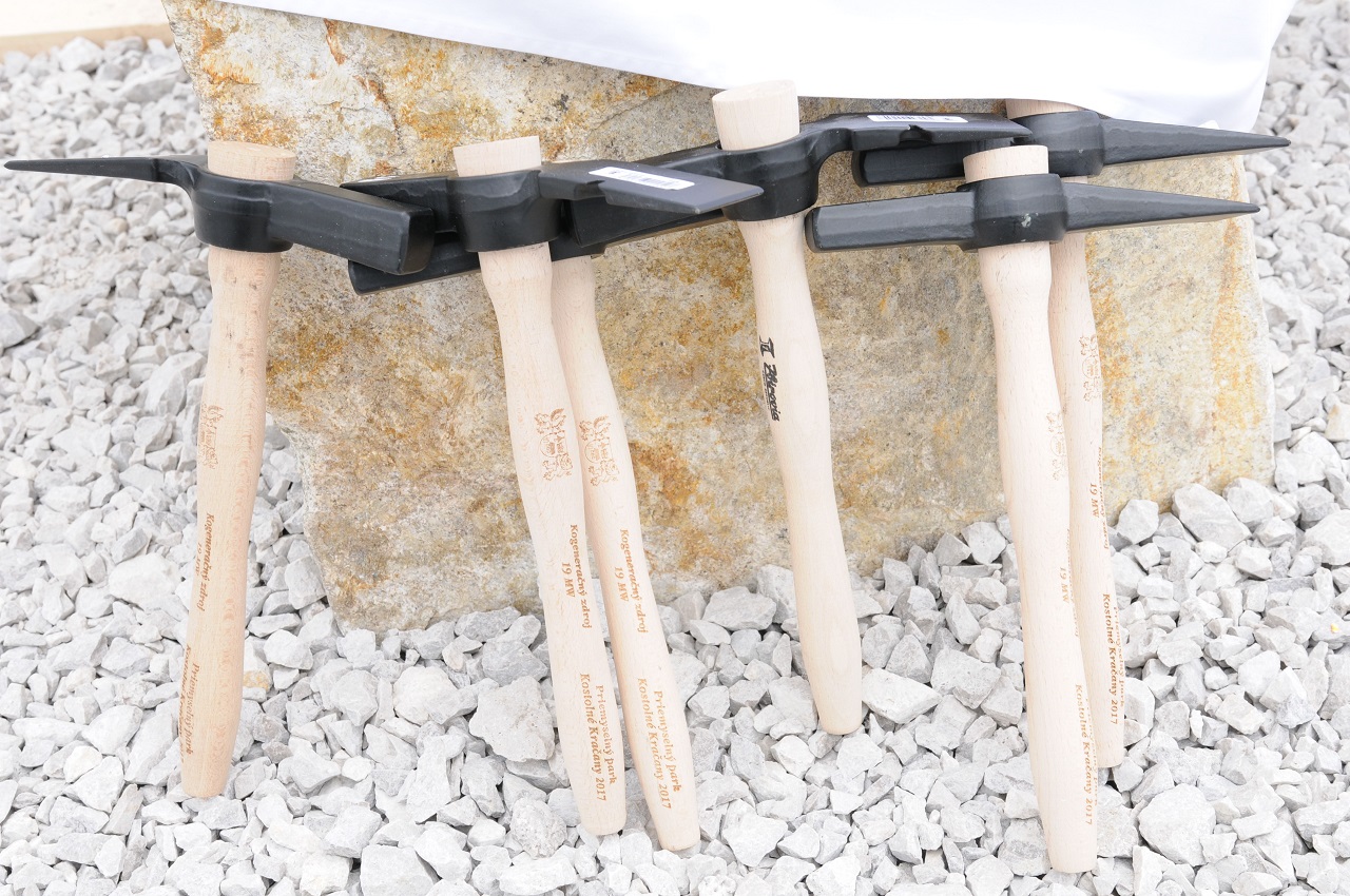 Začiatok výstavby logistického parku v Kostolných Kračanoch