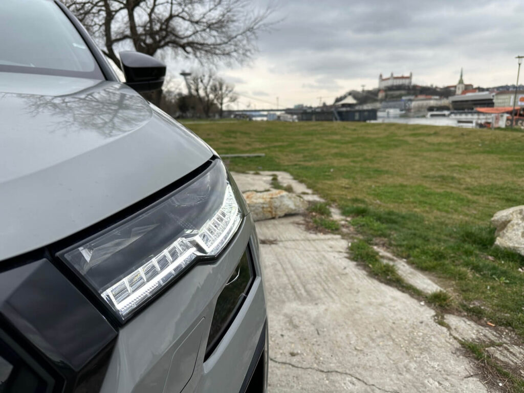 Škoda Karoq Sportline - Elegantné SUV so športovým nádychom