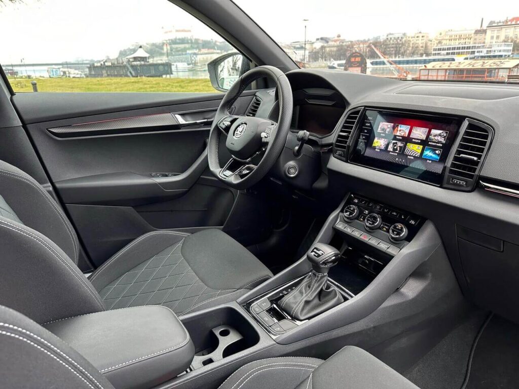 Škoda Karoq Sportline - Elegantné SUV so športovým nádychom