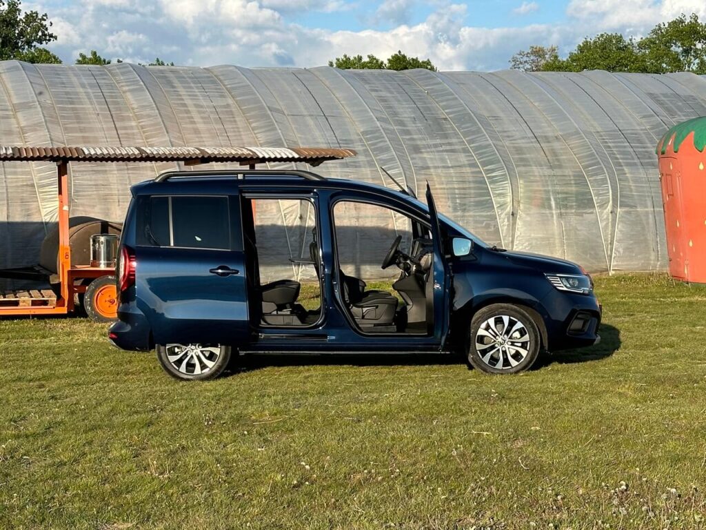 Renault Kangoo E-TECH - plne elektrické mestské MPV