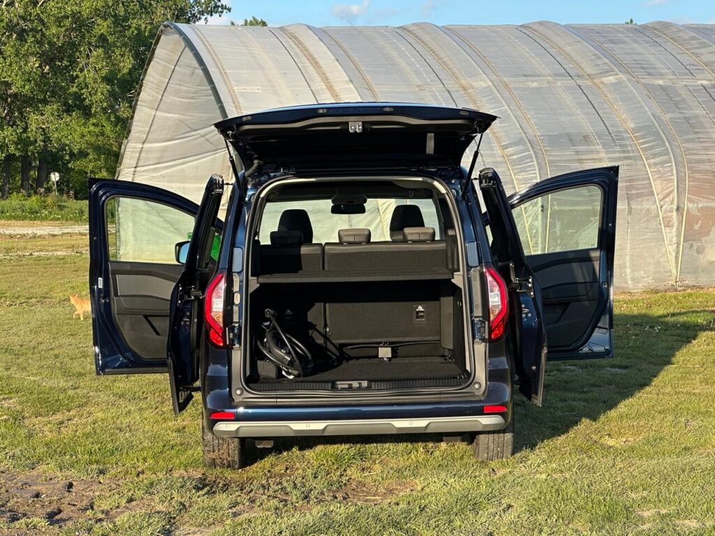 Renault Kangoo E-TECH - plne elektrické mestské MPV