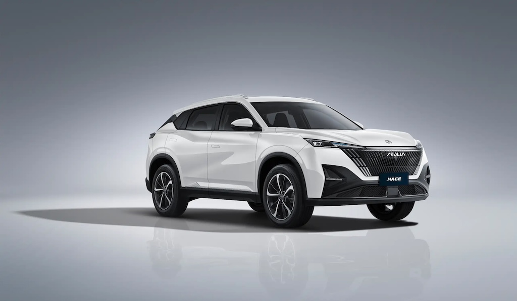Dongfeng MAGE Slováci milujú. Prichádza plug-in hybrid a väčší HUGE