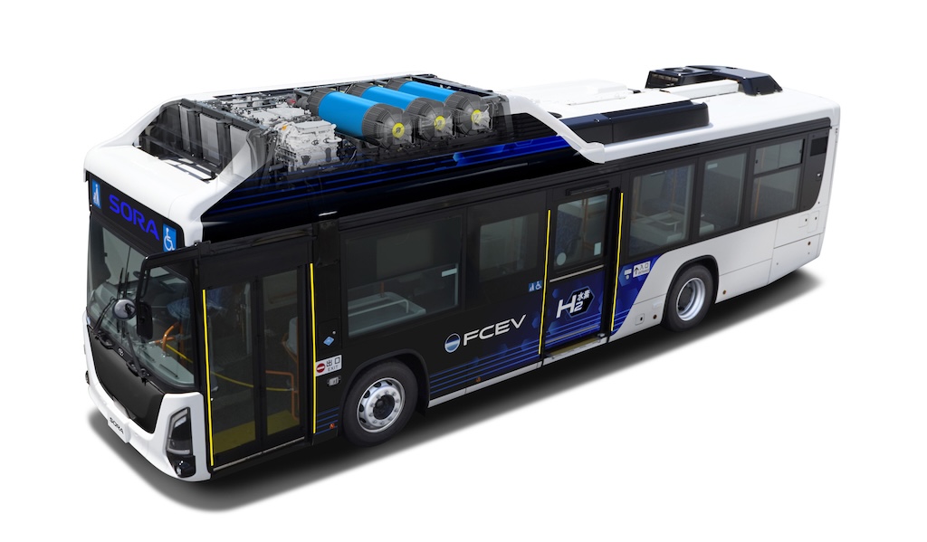 Nový vodíkový autobus Toyoty prejde 300 km a natankuje za desať minút